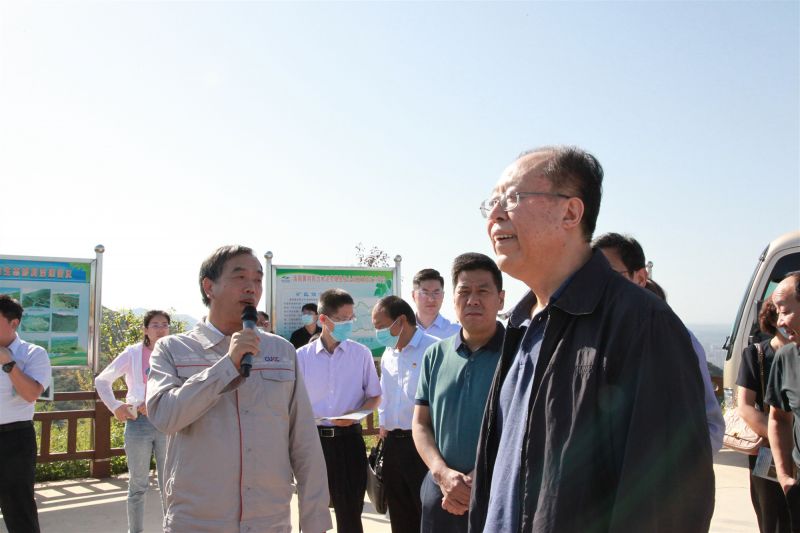
				   
					河南省人大常委會黨組副書記、副主任馬懿一行到洛陽黃河同力調(diào)研
				 